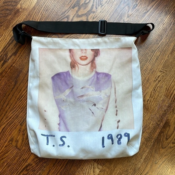 Taylor Swift: 1989 Seaguls - Tote Bag with Adjustable Shoulder strap, RARE - Picture 1 of 7